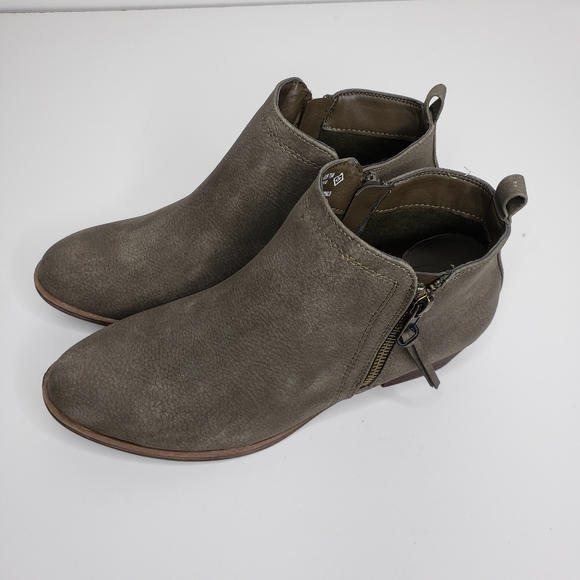 💥SALE💥Rampage tarragon olive embossed  ankle bootie - Picture 4 of 6